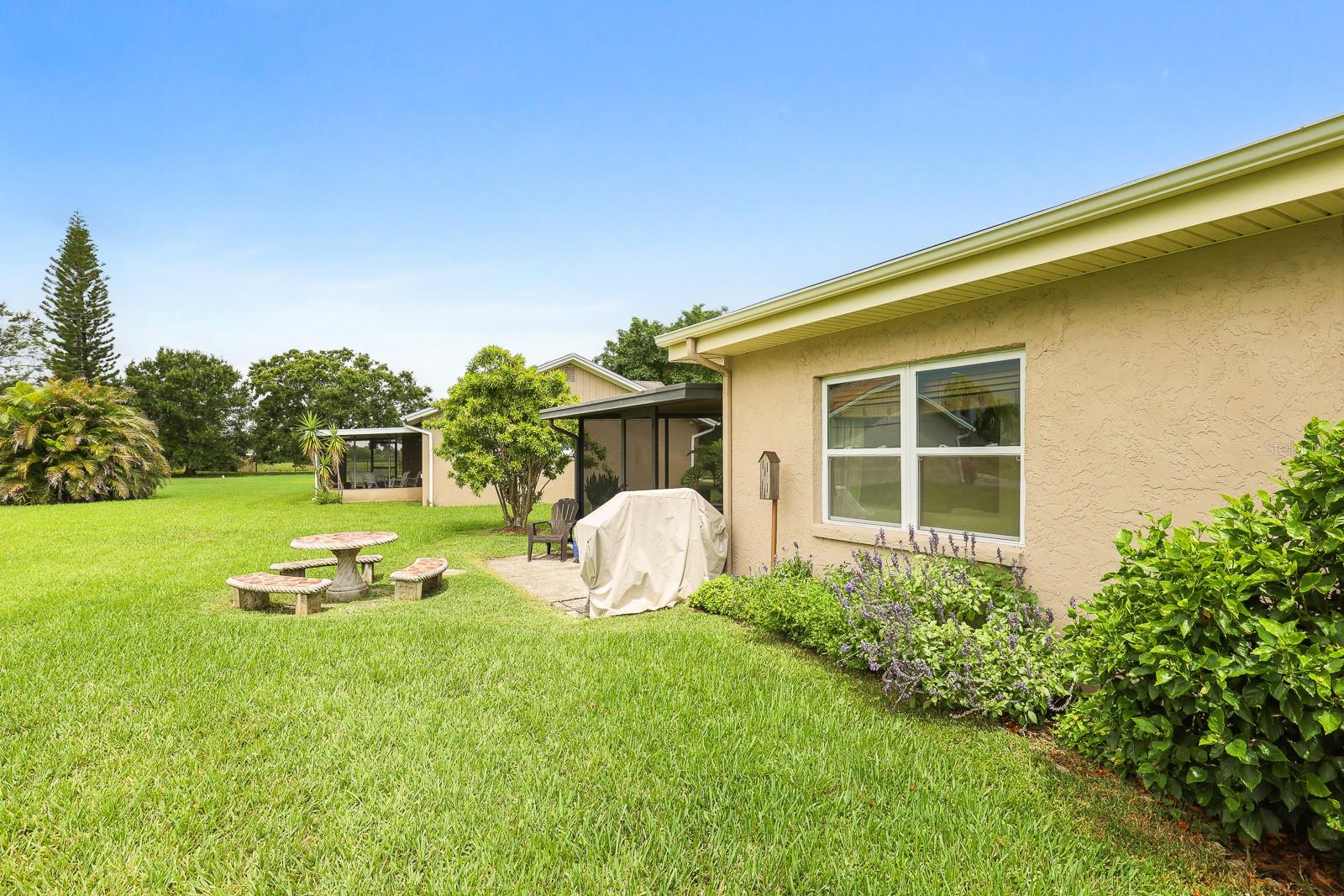 Listing photo id 29 for 3940 108th Avenue N