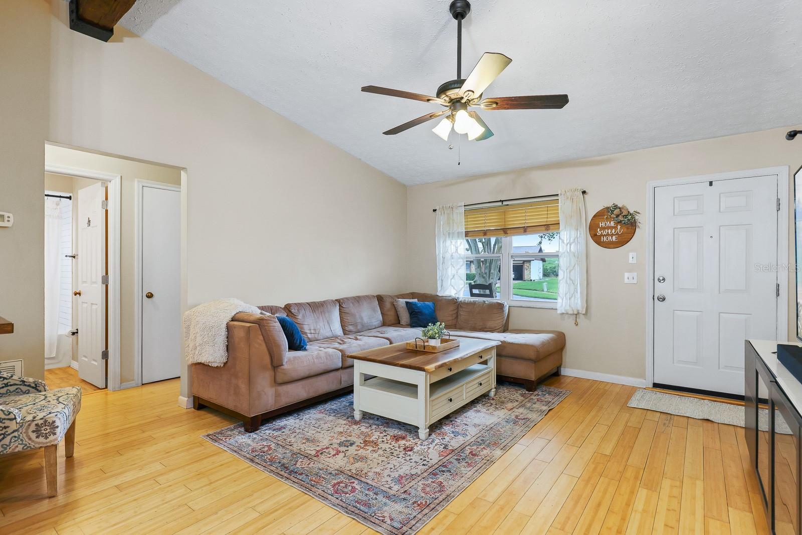 Listing photo id 2 for 3940 108th Avenue N