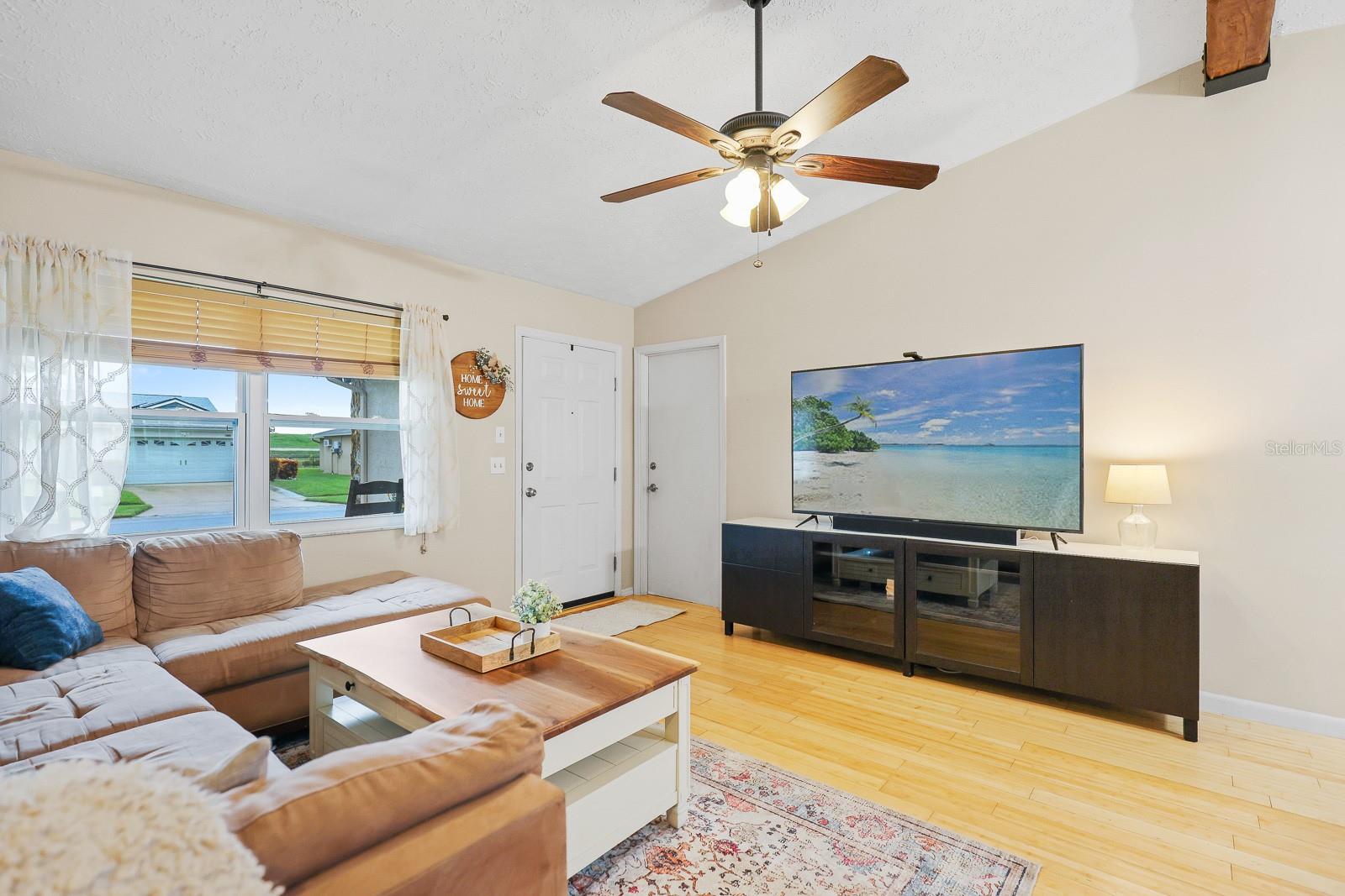 Listing photo id 4 for 3940 108th Avenue N