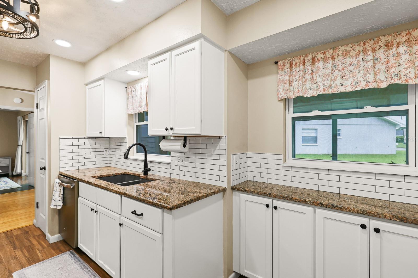 Listing photo id 6 for 3940 108th Avenue N