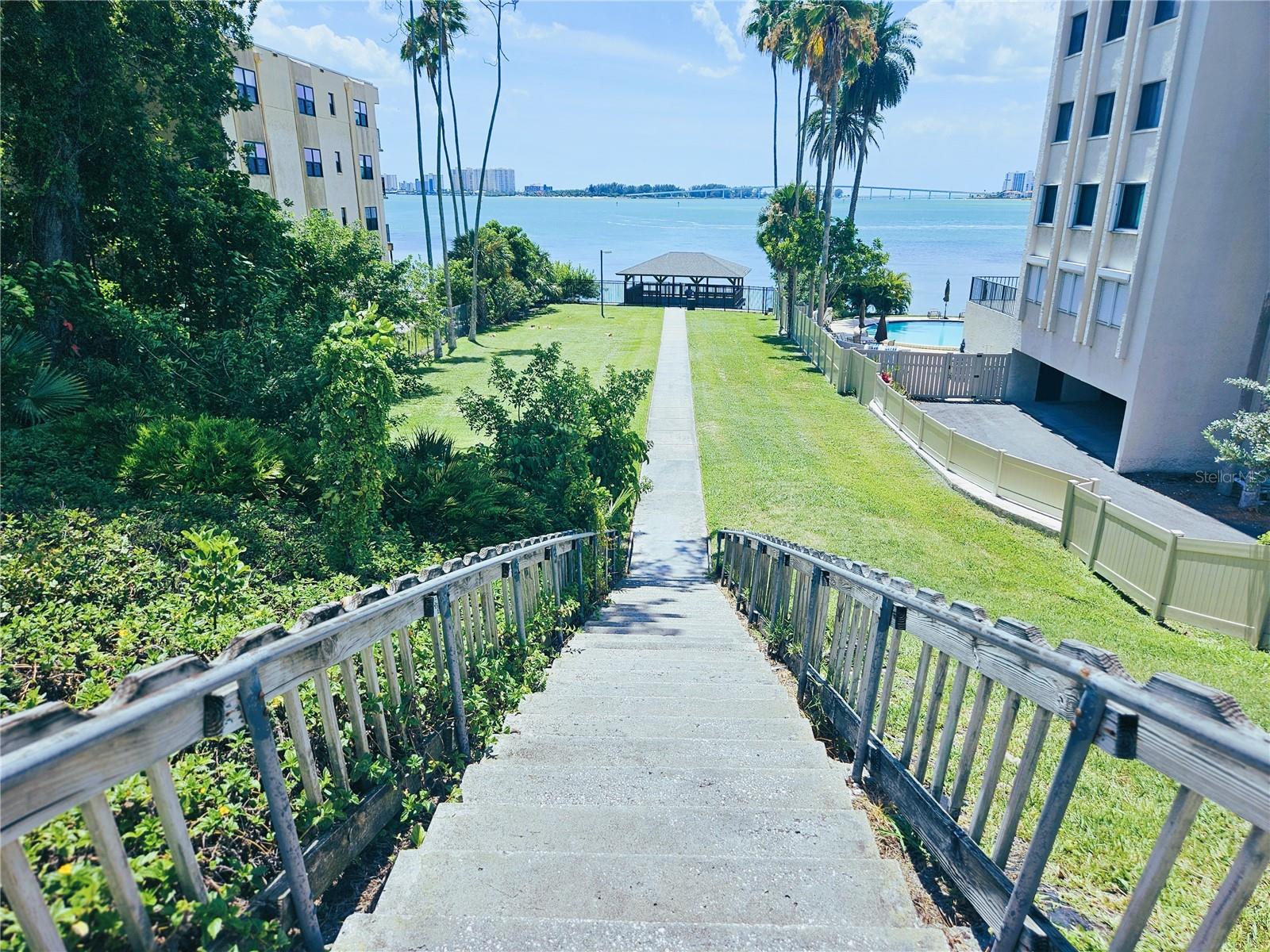 Listing photo id 13 for 306 Turner Street 6