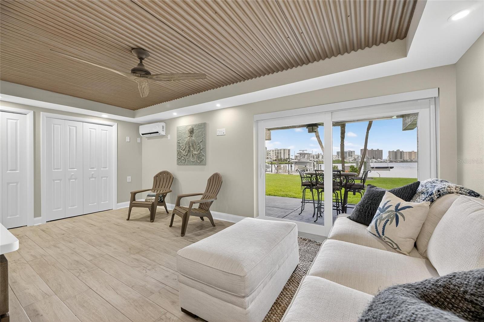 Image 11 of 94 For 160 Marina Del Rey Court