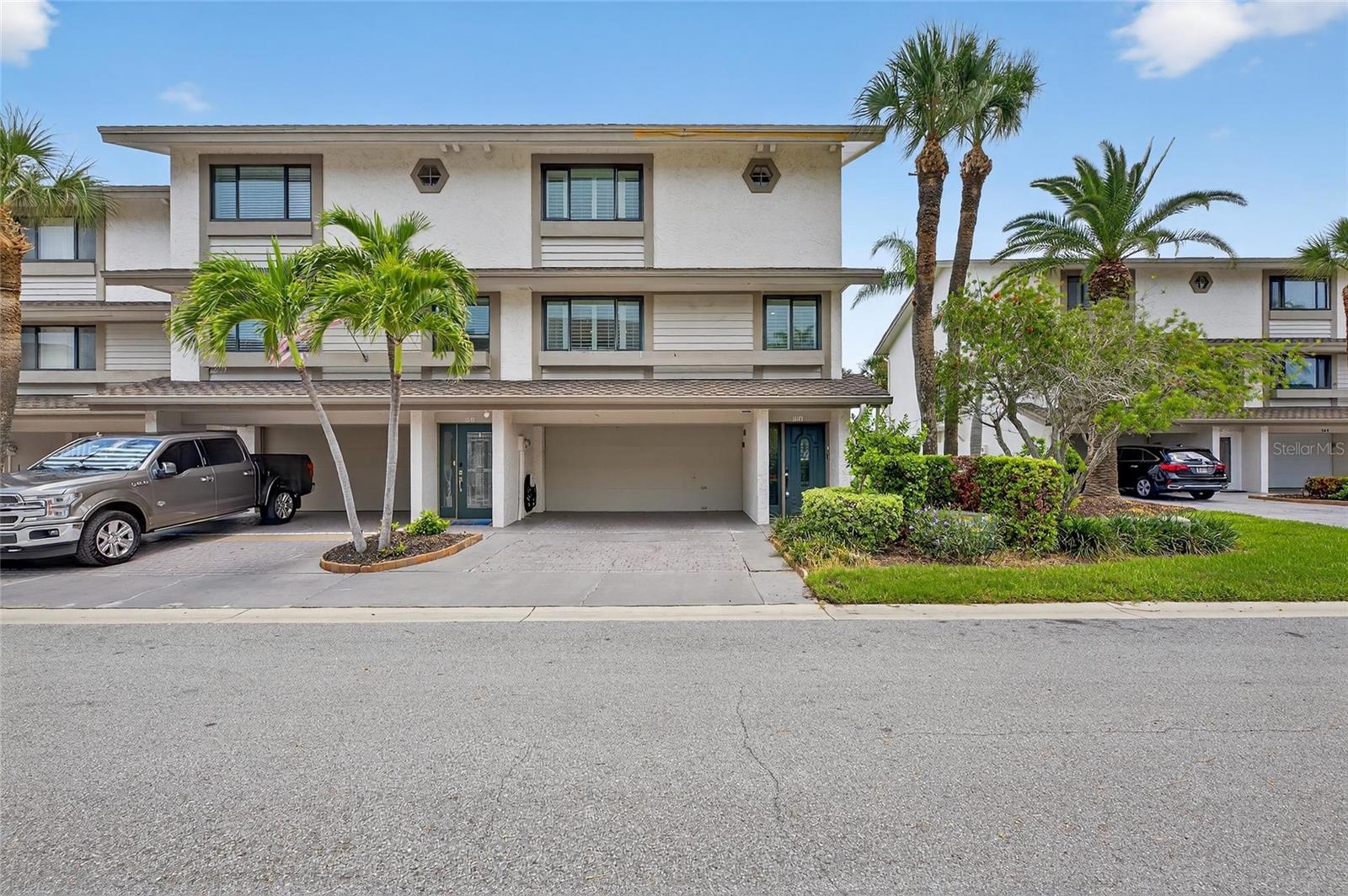 Image 2 of 94 For 160 Marina Del Rey Court