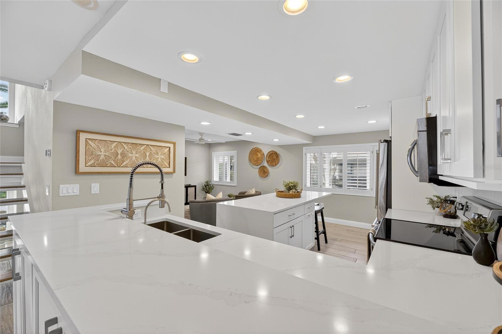 Image 30 of 94 For 160 Marina Del Rey Court