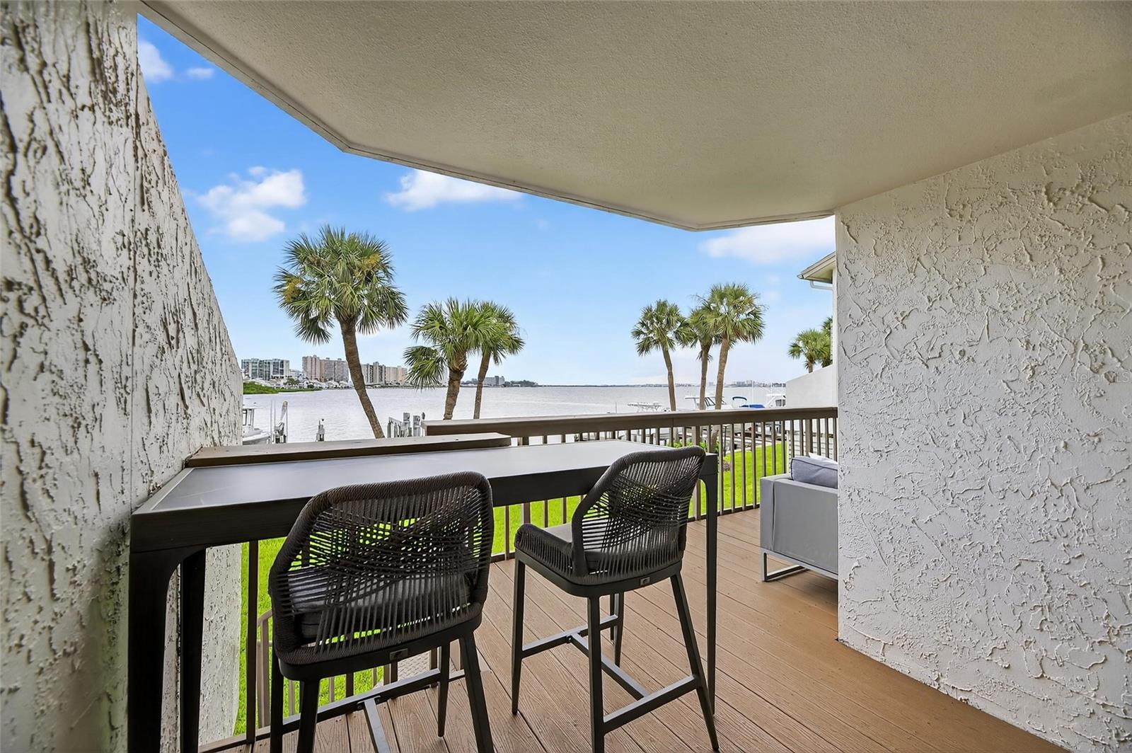 Image 40 of 94 For 160 Marina Del Rey Court