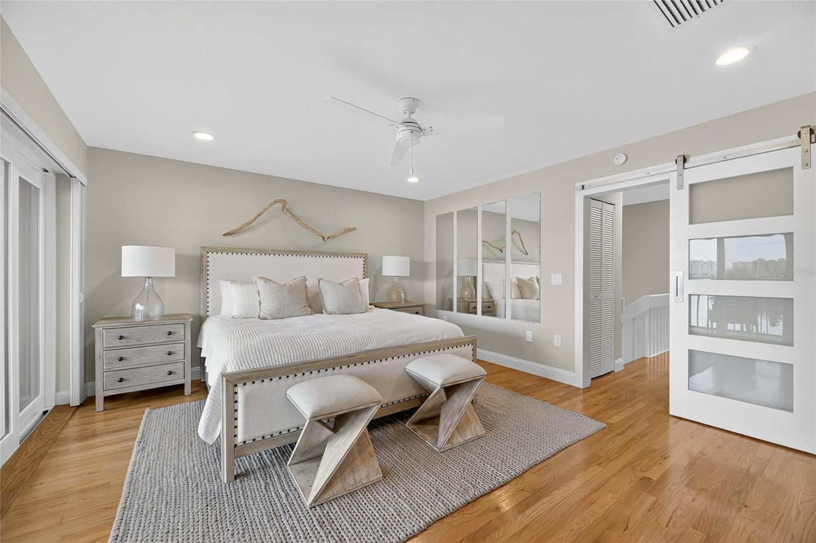 Image 44 of 94 For 160 Marina Del Rey Court