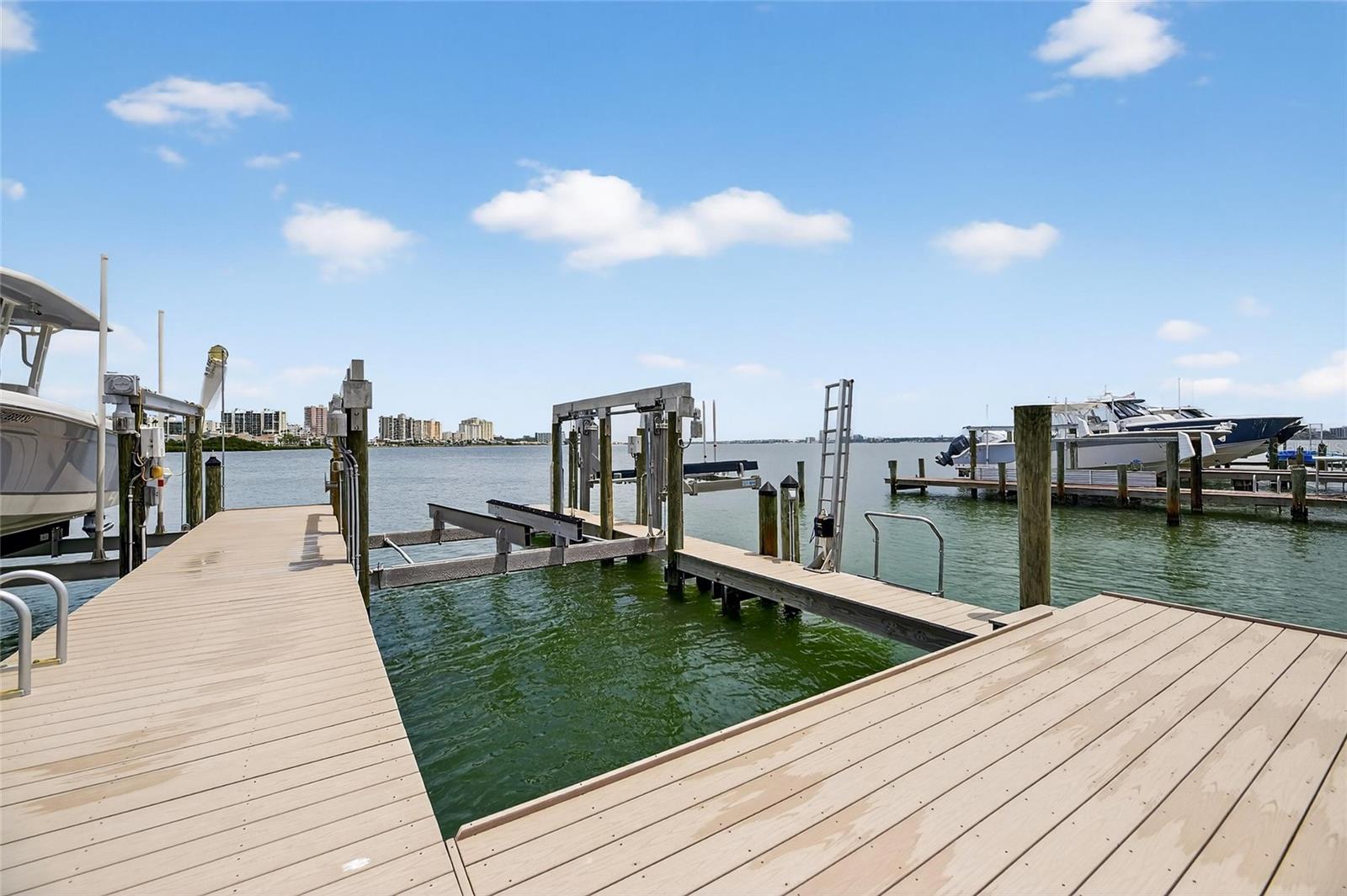 Image 70 of 94 For 160 Marina Del Rey Court