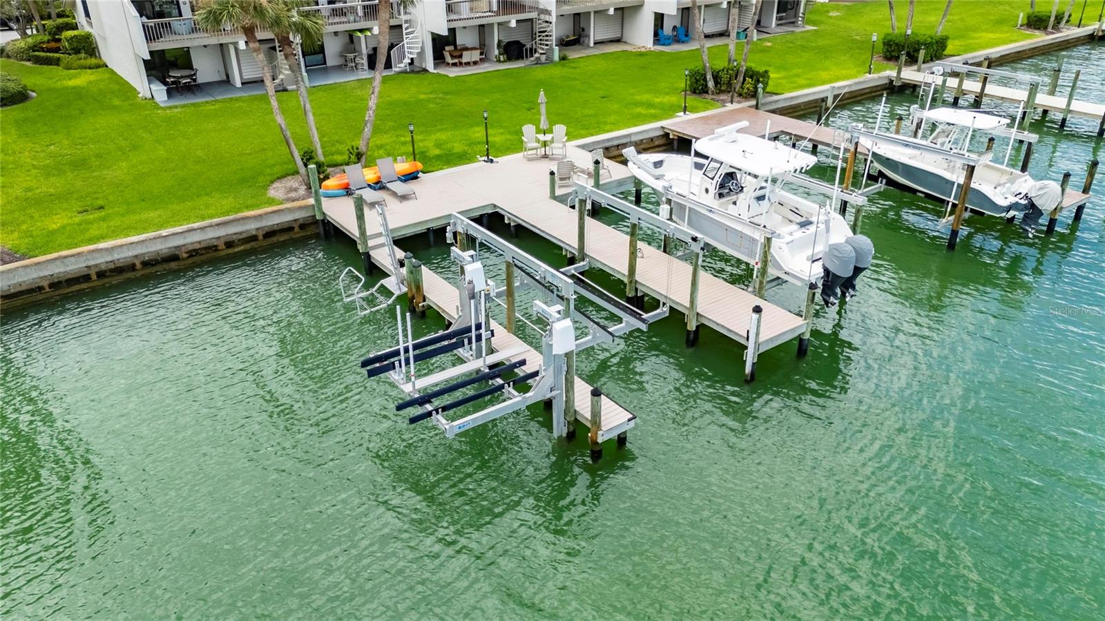 Image 78 of 94 For 160 Marina Del Rey Court