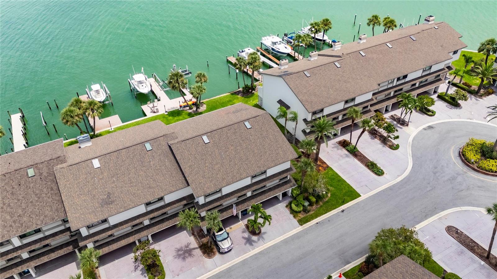 Image 81 of 94 For 160 Marina Del Rey Court
