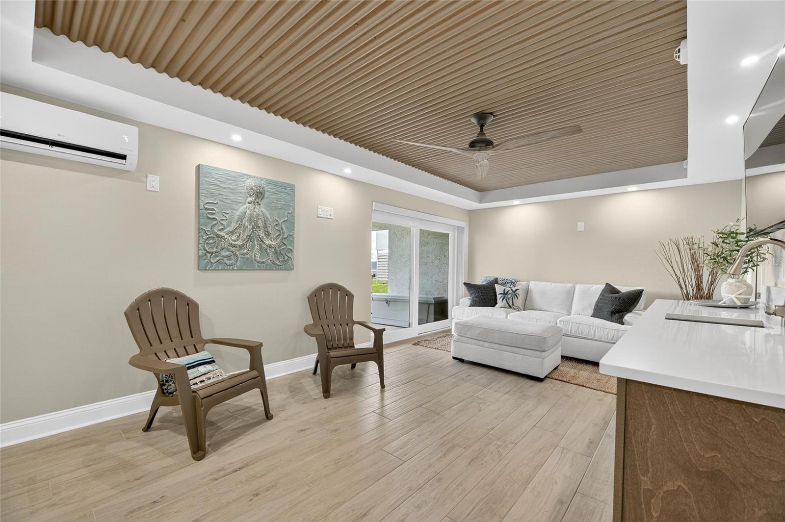 Image 9 of 94 For 160 Marina Del Rey Court