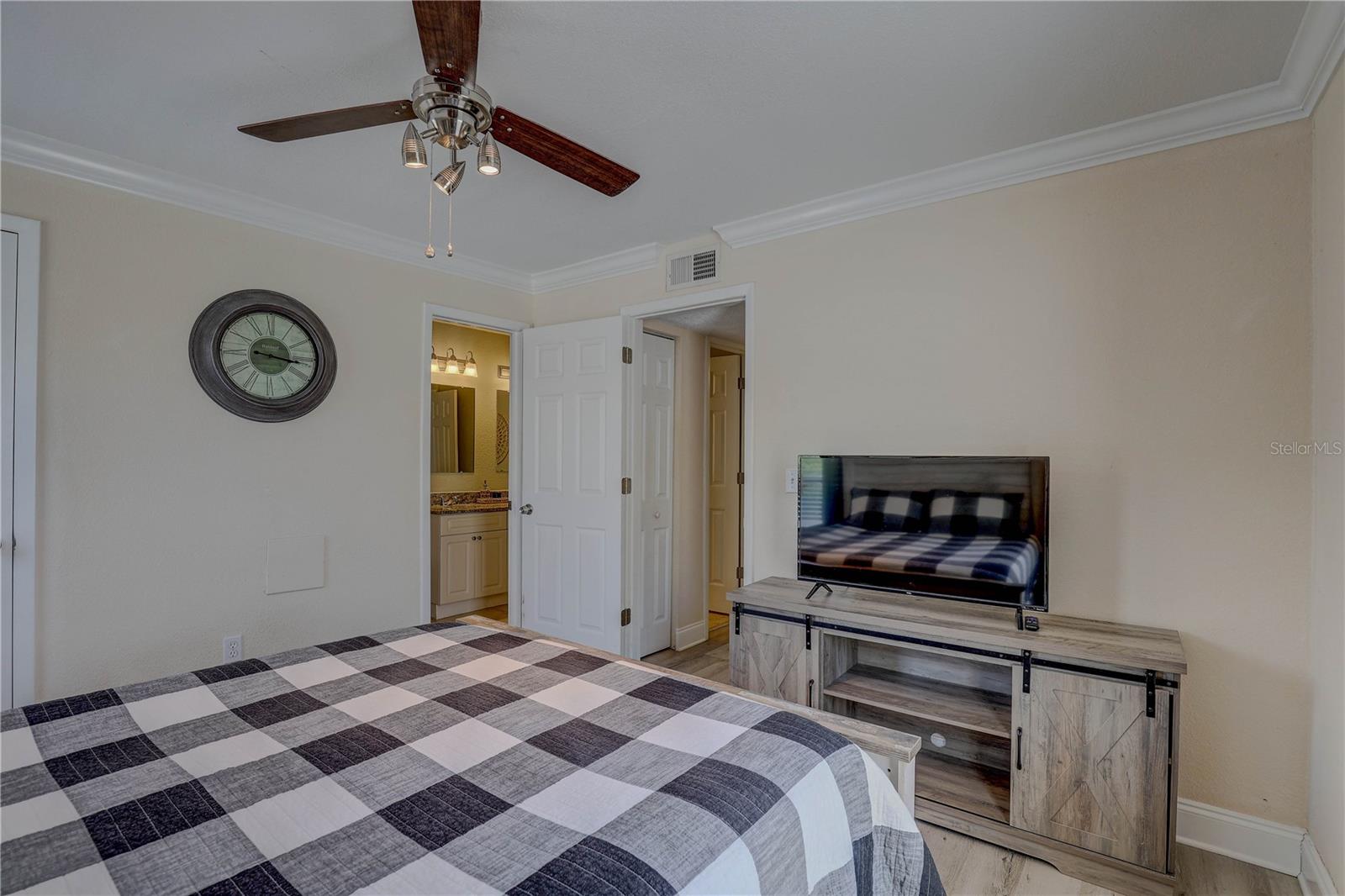 Listing photo id 27 for 455 Alt 19 S 189