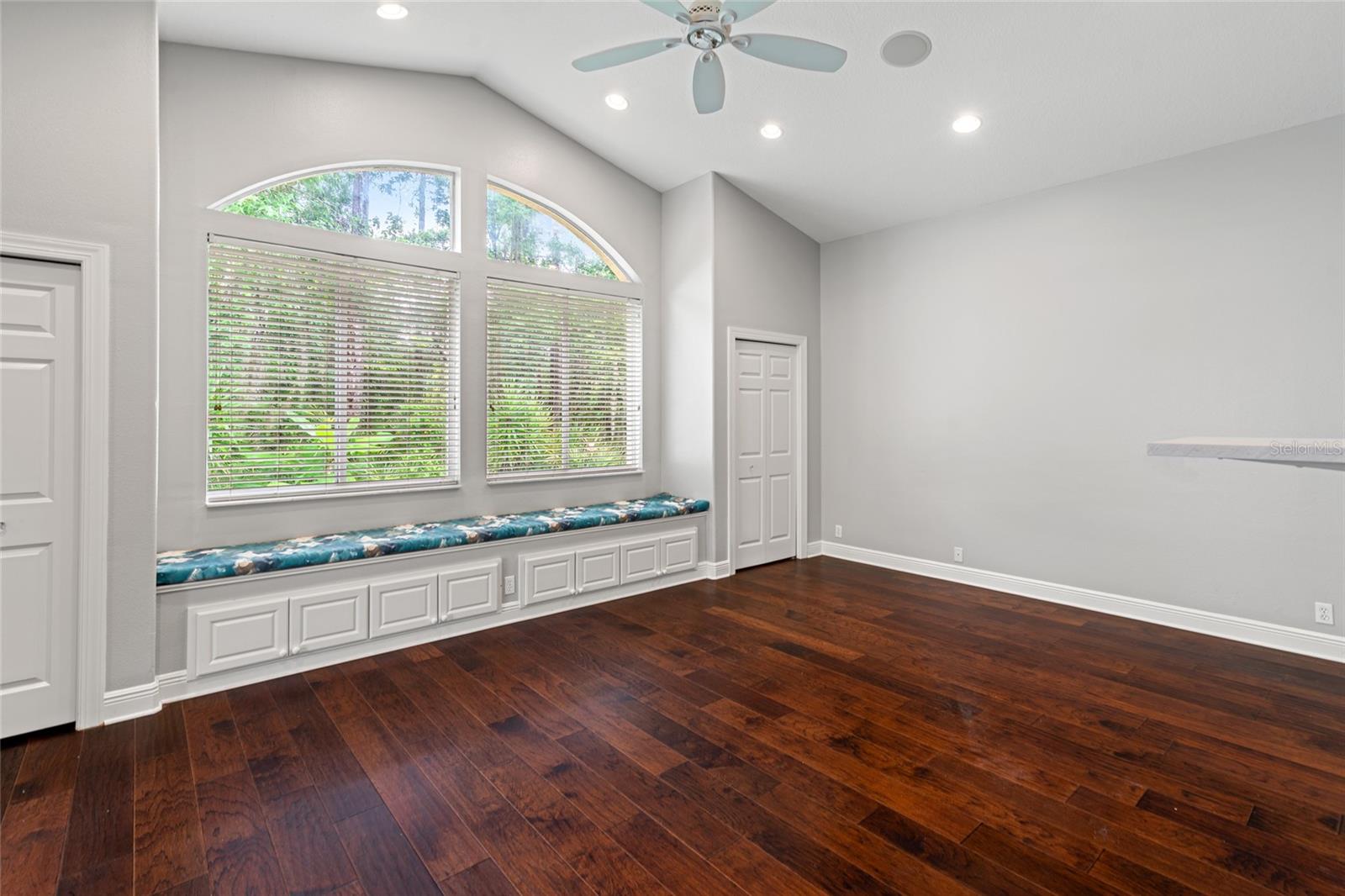 Image 35 of 50 For 27009 Laurel Chase Lane