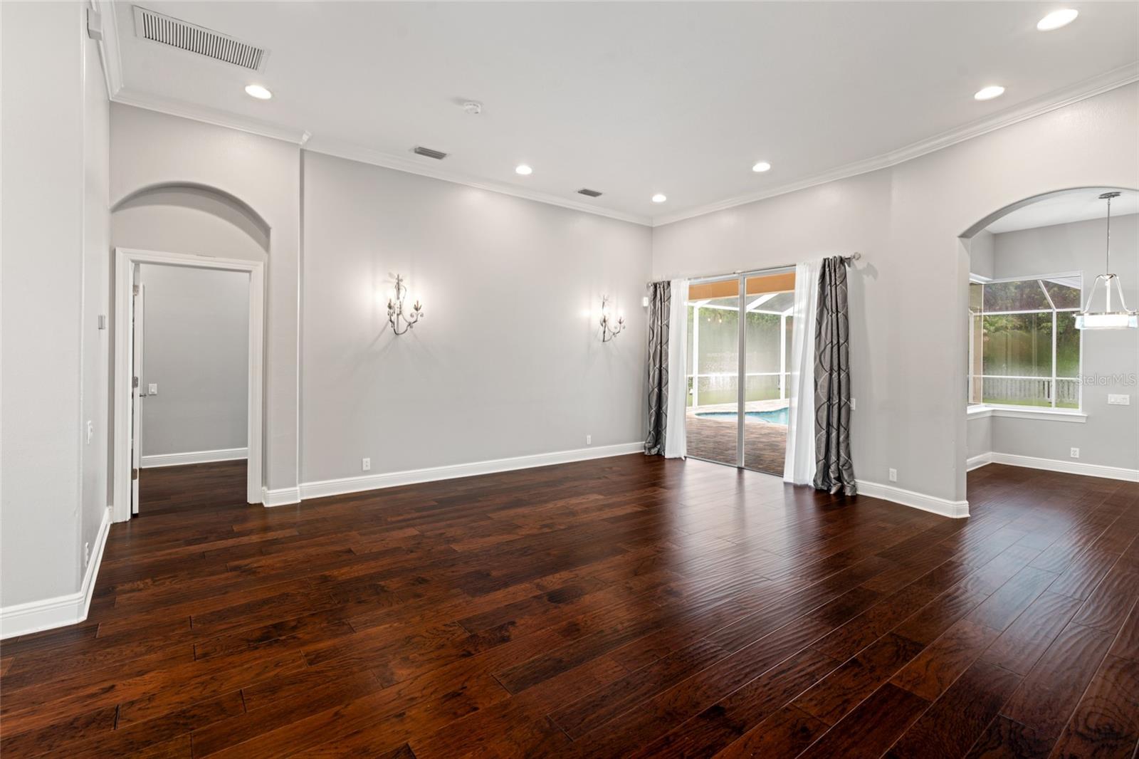 Image 9 of 50 For 27009 Laurel Chase Lane