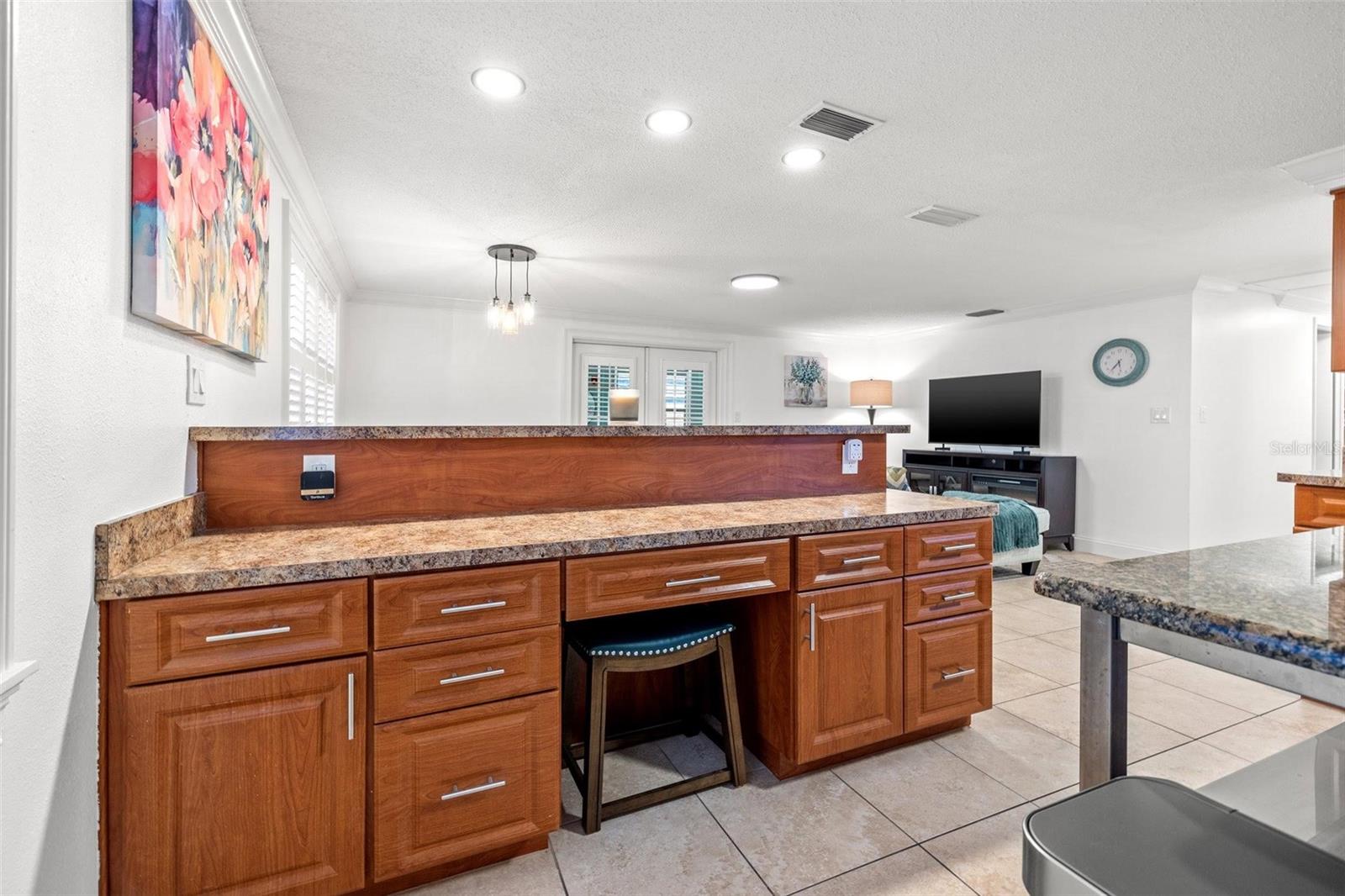 Listing photo id 9 for 8481 58th Street N
