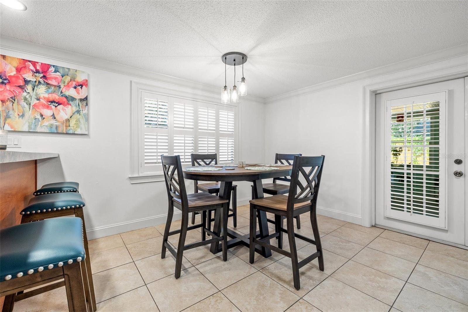 Listing photo id 10 for 8481 58th Street N