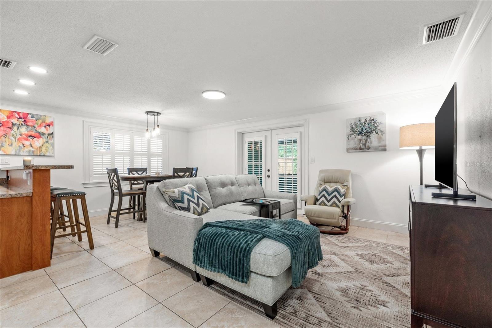 Listing photo id 11 for 8481 58th Street N