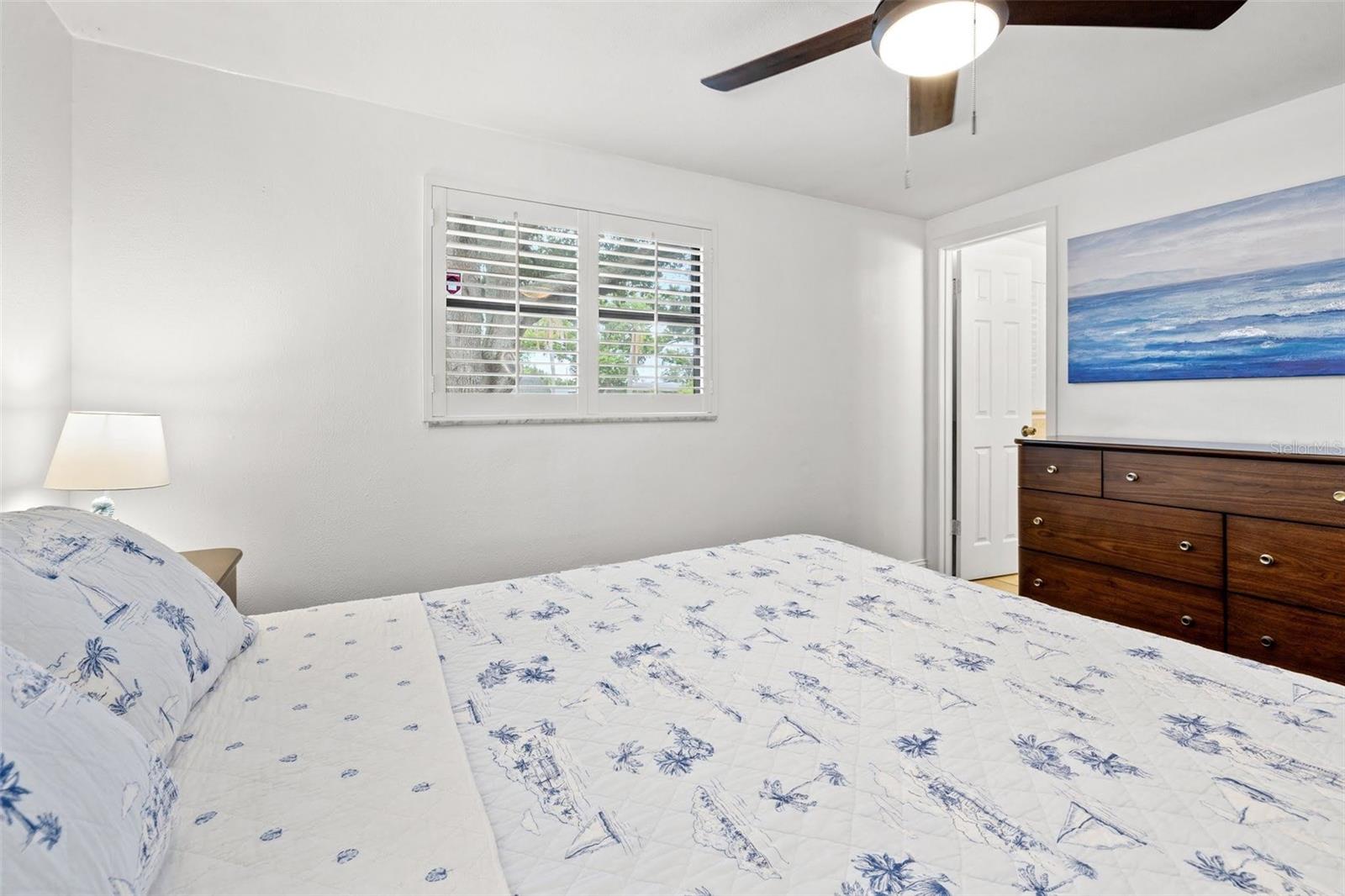 Listing photo id 12 for 8481 58th Street N
