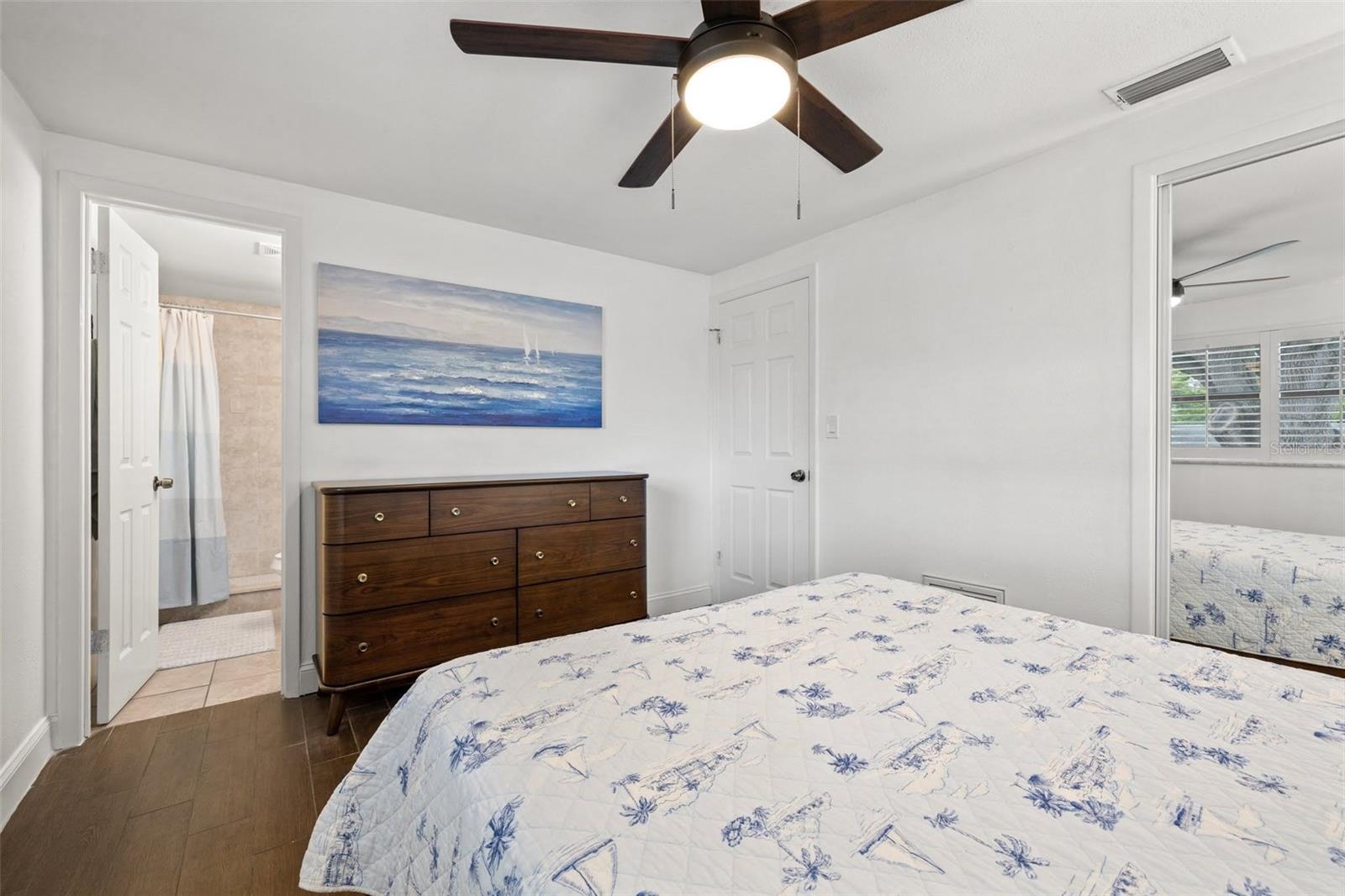 Listing photo id 13 for 8481 58th Street N