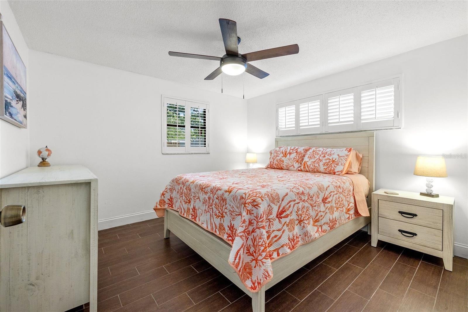 Listing photo id 15 for 8481 58th Street N
