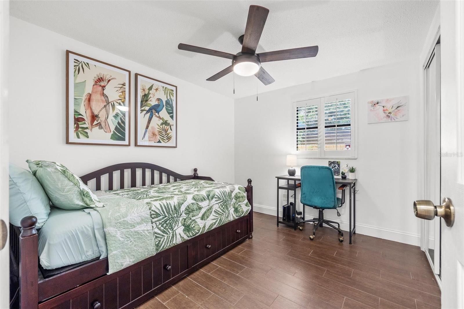 Listing photo id 17 for 8481 58th Street N