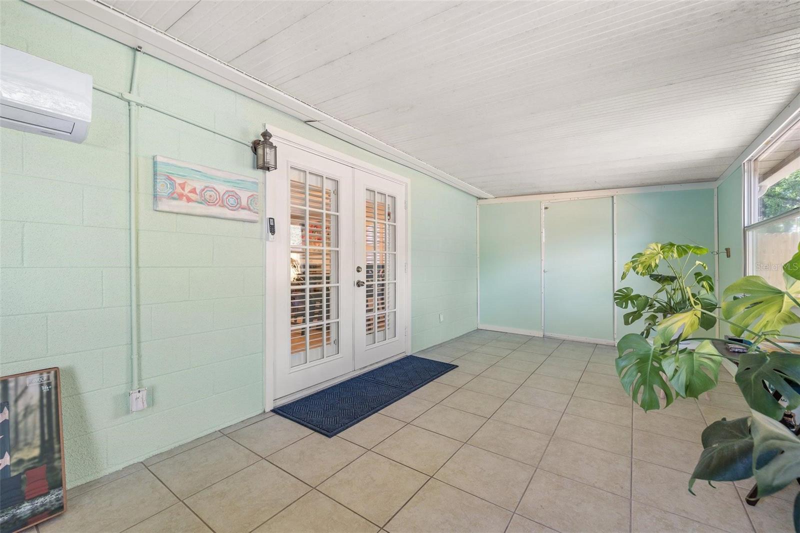 Listing photo id 20 for 8481 58th Street N