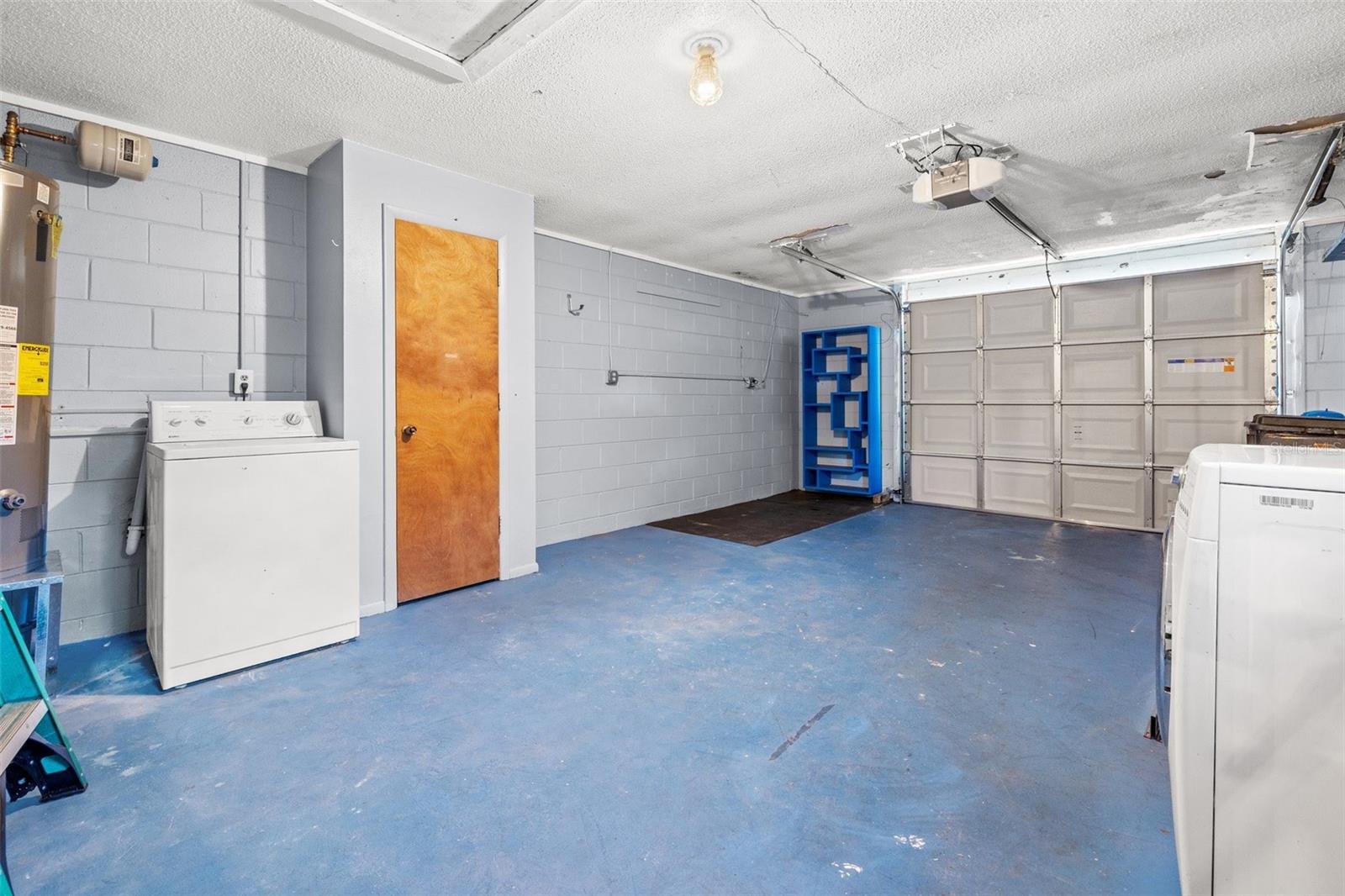 Listing photo id 21 for 8481 58th Street N