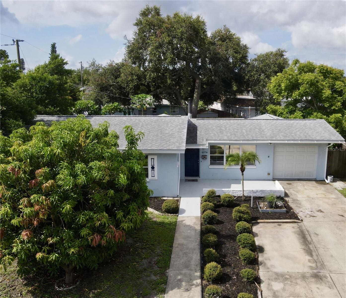 Image 18 of 49 For 6374 Hampton Drive N