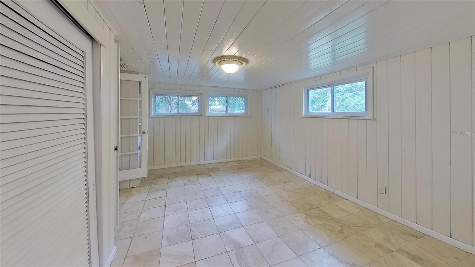 Image 33 of 49 For 6374 Hampton Drive N