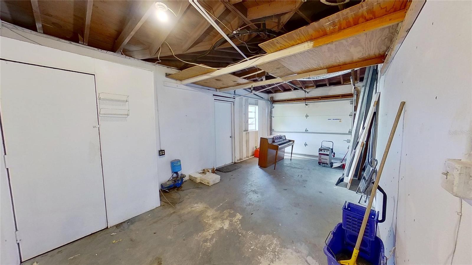 Image 34 of 49 For 6374 Hampton Drive N