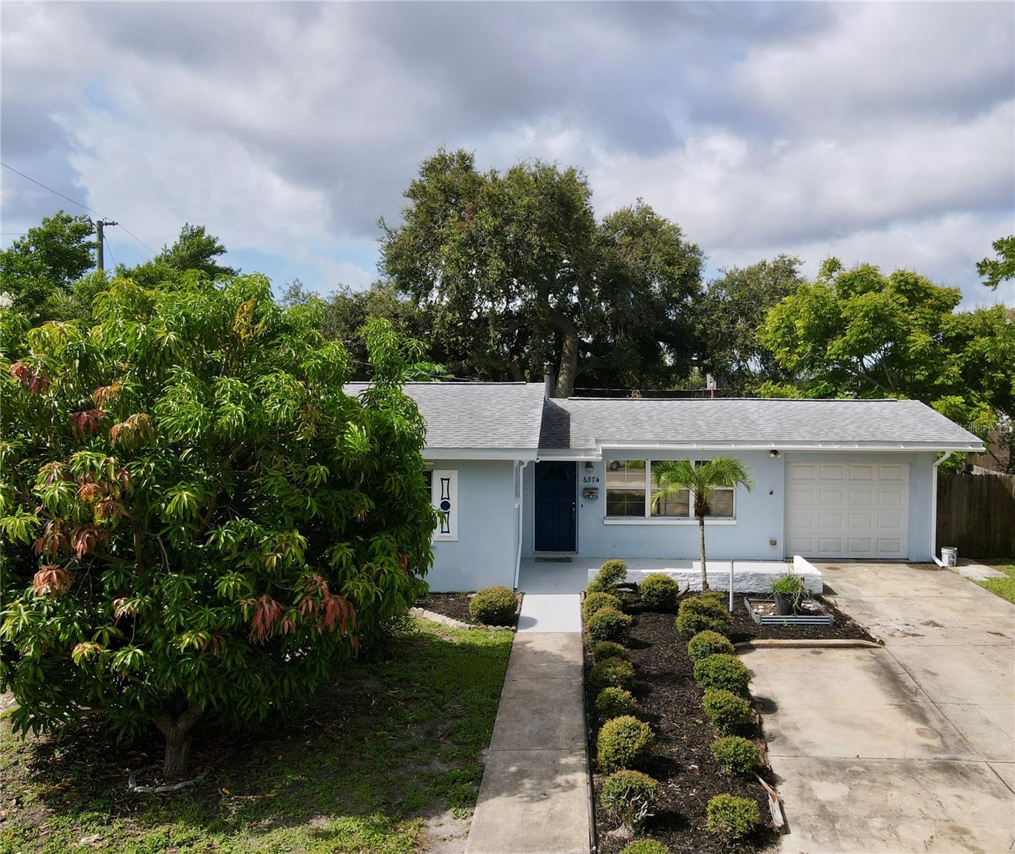 Image 40 of 49 For 6374 Hampton Drive N