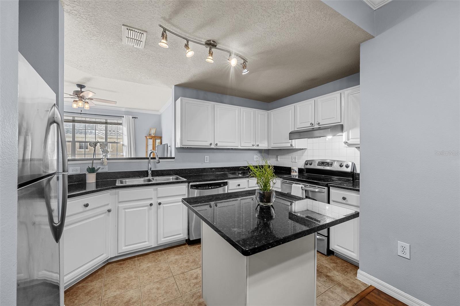 Image 12 of 26 For 501 Knights Run Avenue 1123