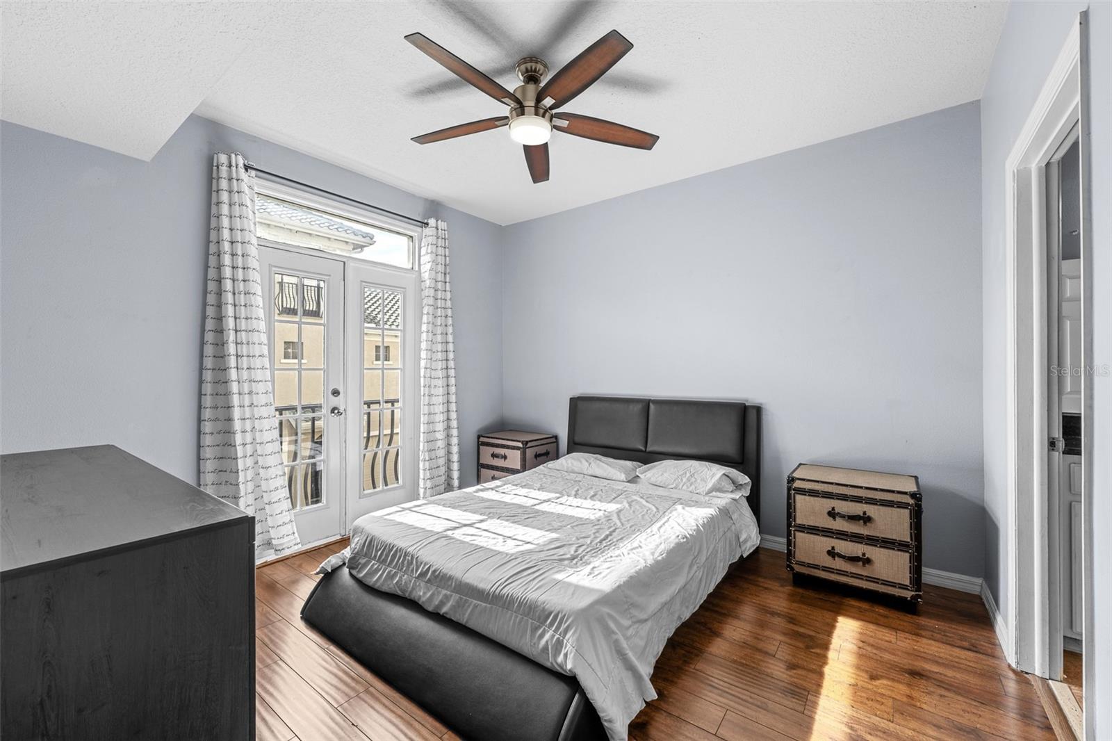 Image 3 of 26 For 501 Knights Run Avenue 1123