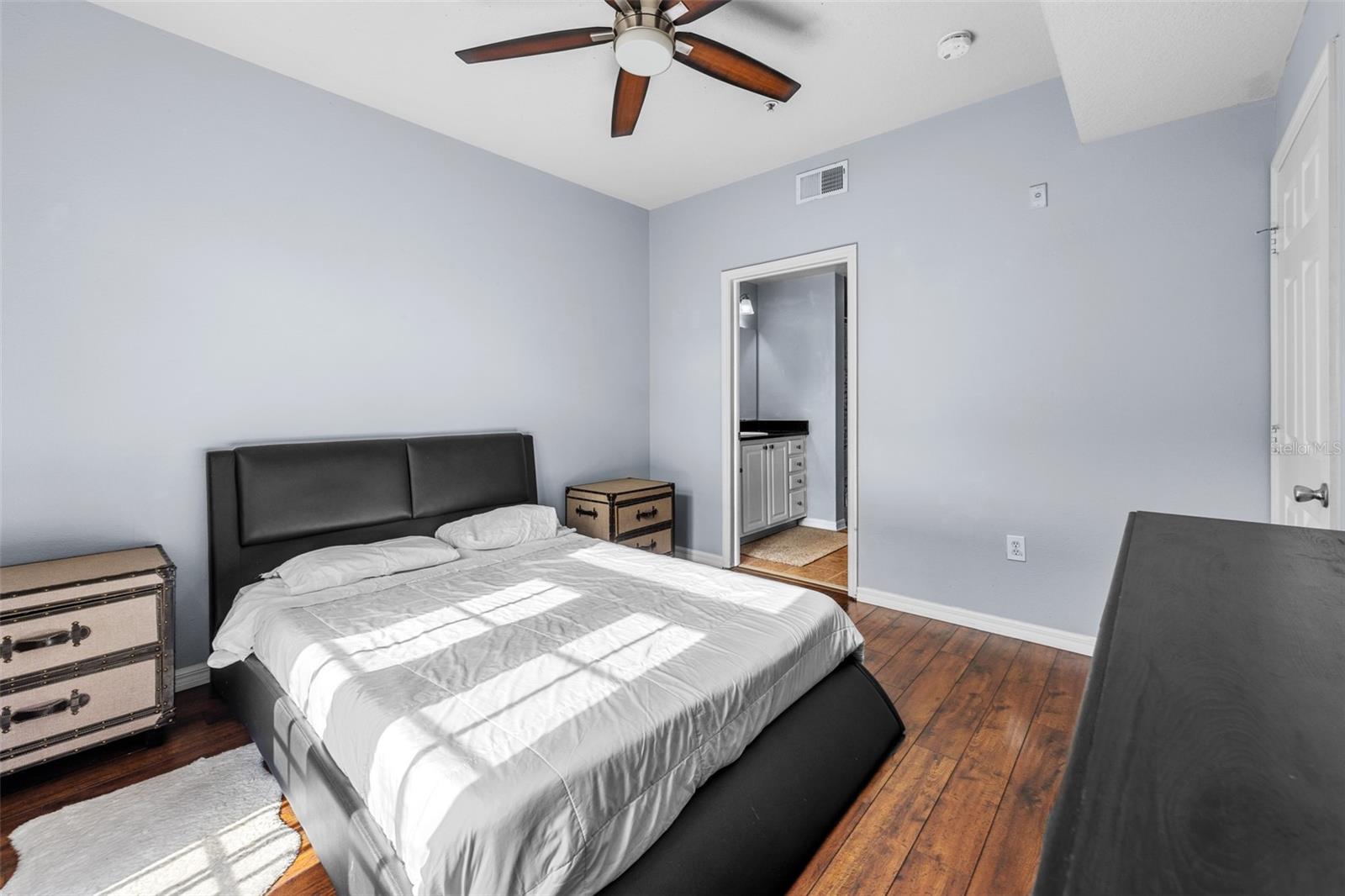 Image 4 of 26 For 501 Knights Run Avenue 1123