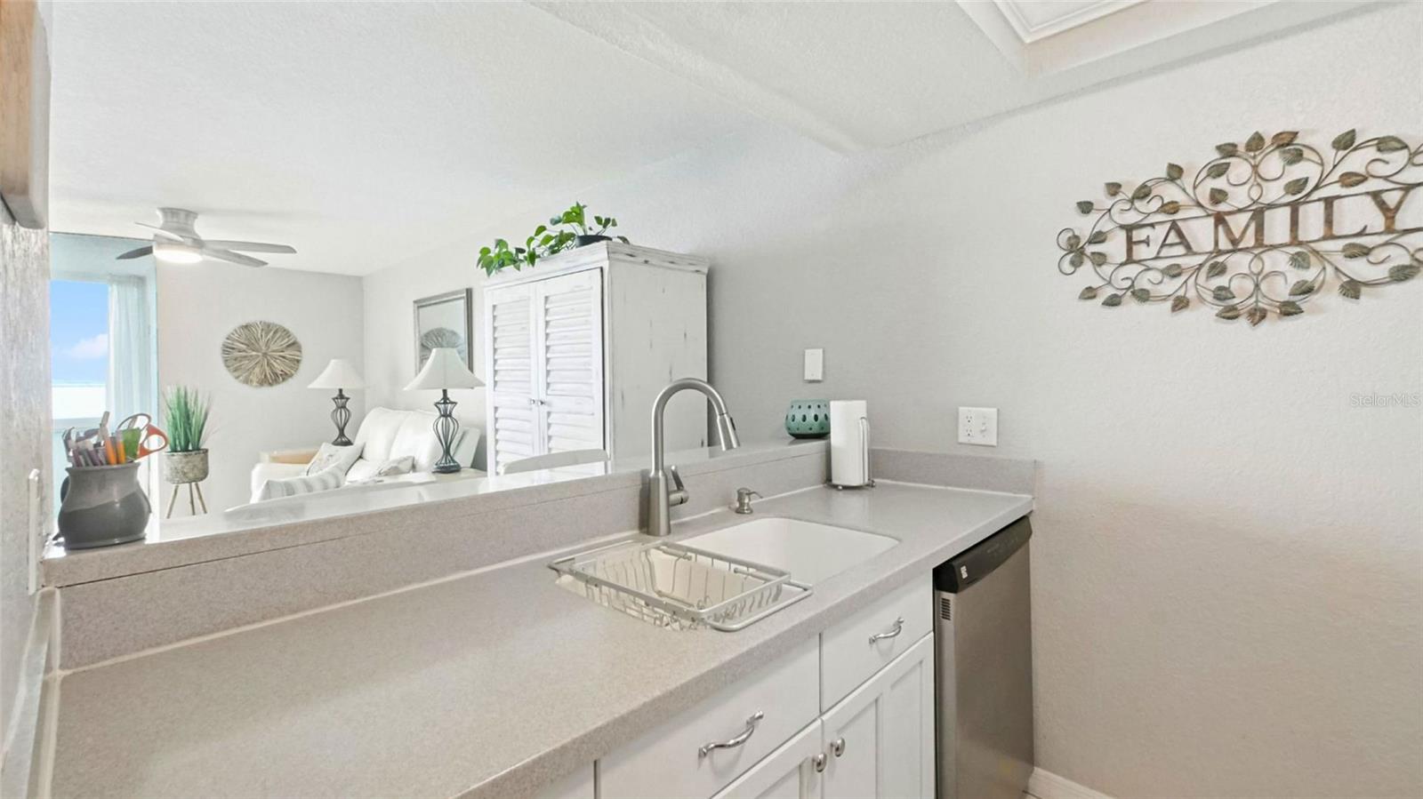 Image 11 of 36 For 2617 Cove Cay Drive 606