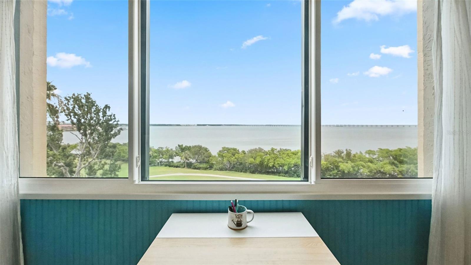 Image 4 of 36 For 2617 Cove Cay Drive 606