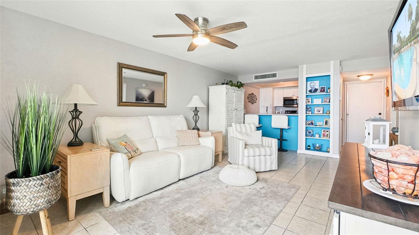Image 5 of 36 For 2617 Cove Cay Drive 606