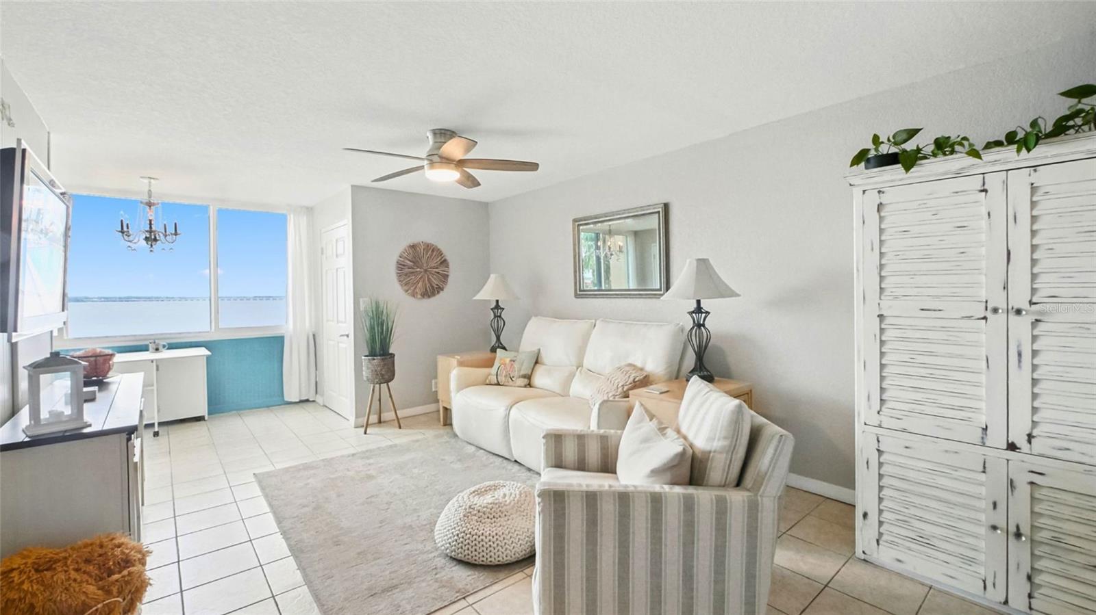 Image 8 of 36 For 2617 Cove Cay Drive 606