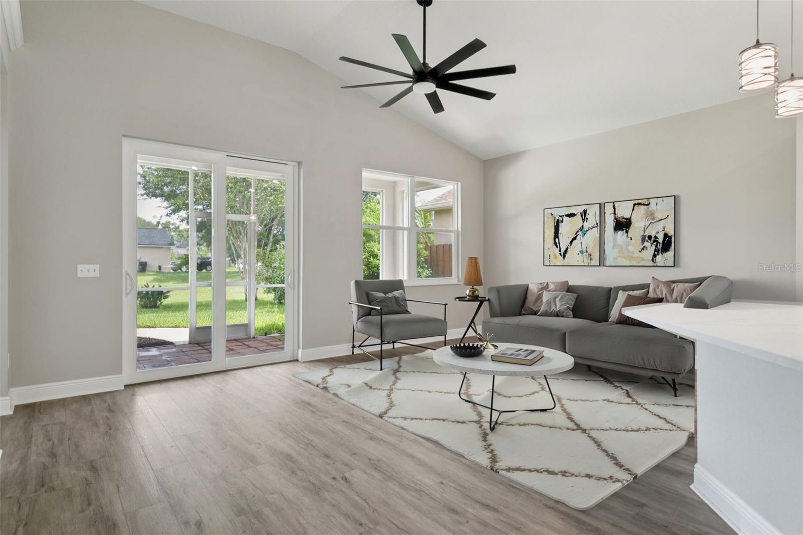 Listing photo id 10 for 4735 Dunnie Drive
