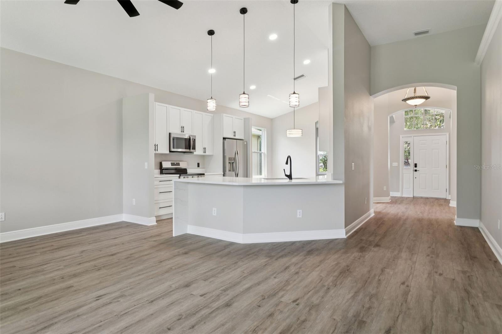 Listing photo id 11 for 4735 Dunnie Drive