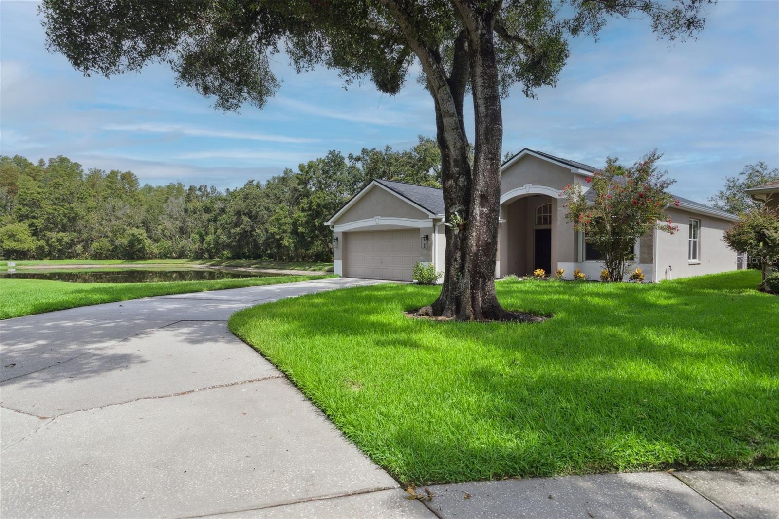 Listing photo id 0 for 4735 Dunnie Drive