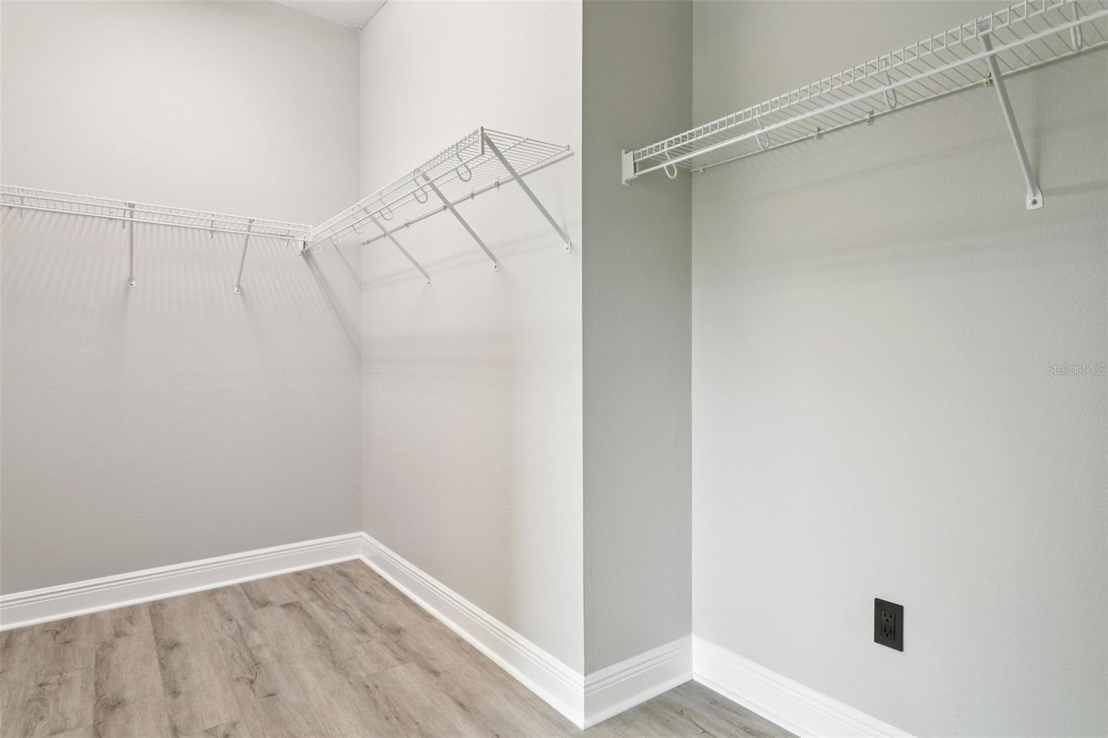 Listing photo id 21 for 4735 Dunnie Drive