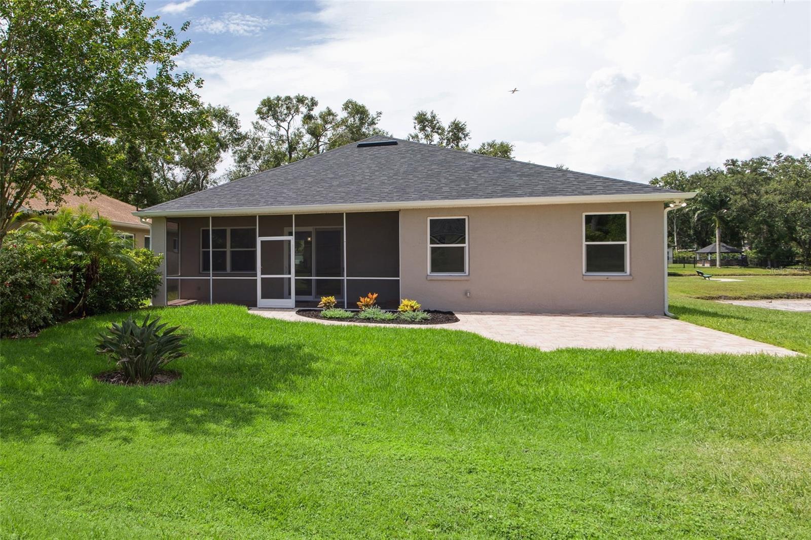 Listing photo id 25 for 4735 Dunnie Drive