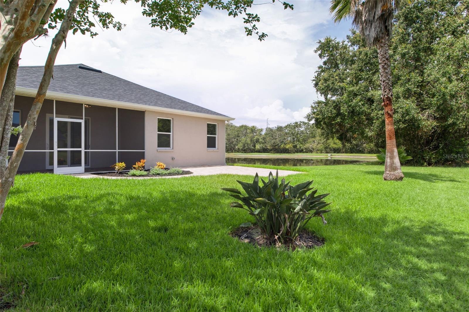 Listing photo id 26 for 4735 Dunnie Drive