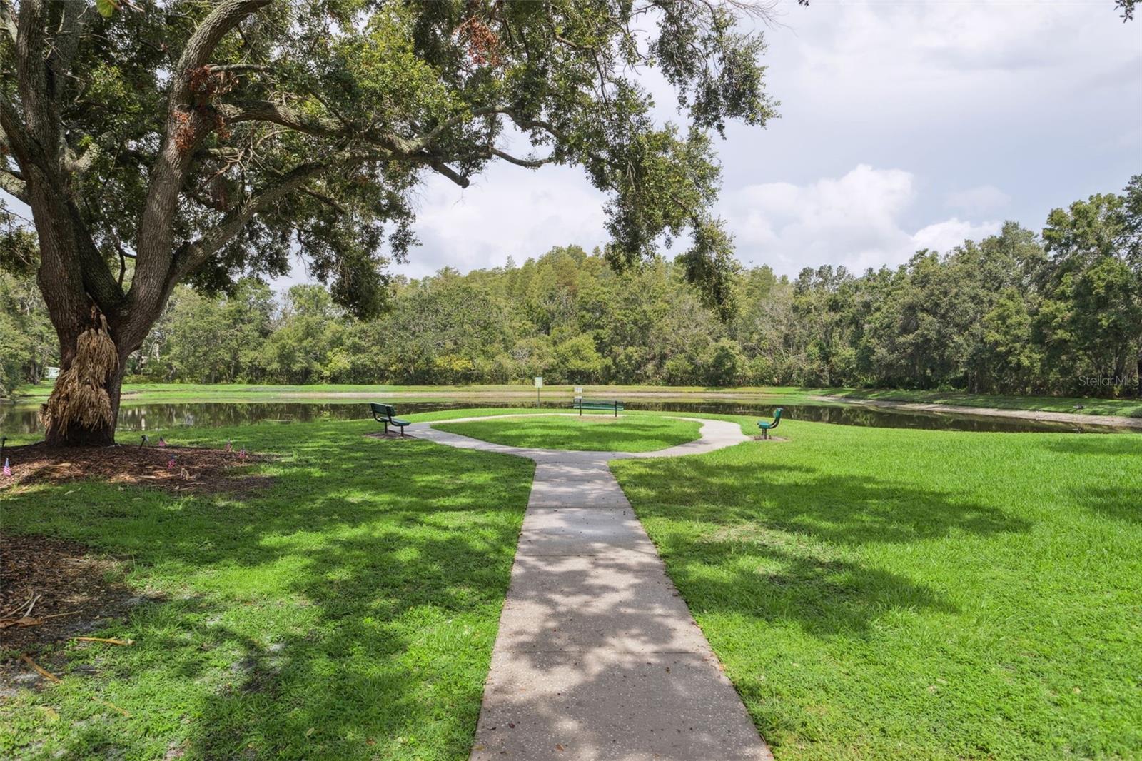 Listing photo id 30 for 4735 Dunnie Drive