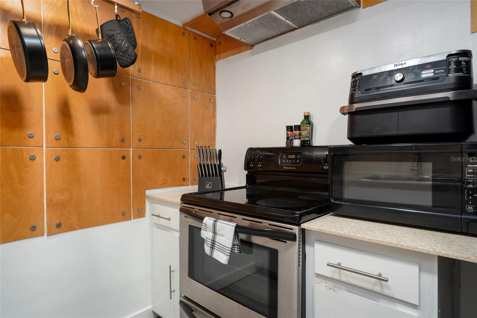 Image 10 of 16 For 5912 5th Avenue N E9