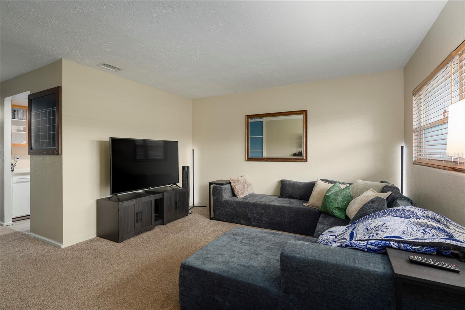 Image 2 of 16 For 5912 5th Avenue N E9