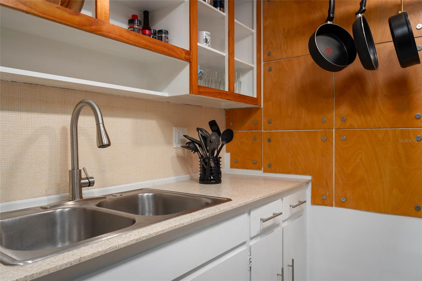 Image 8 of 16 For 5912 5th Avenue N E9