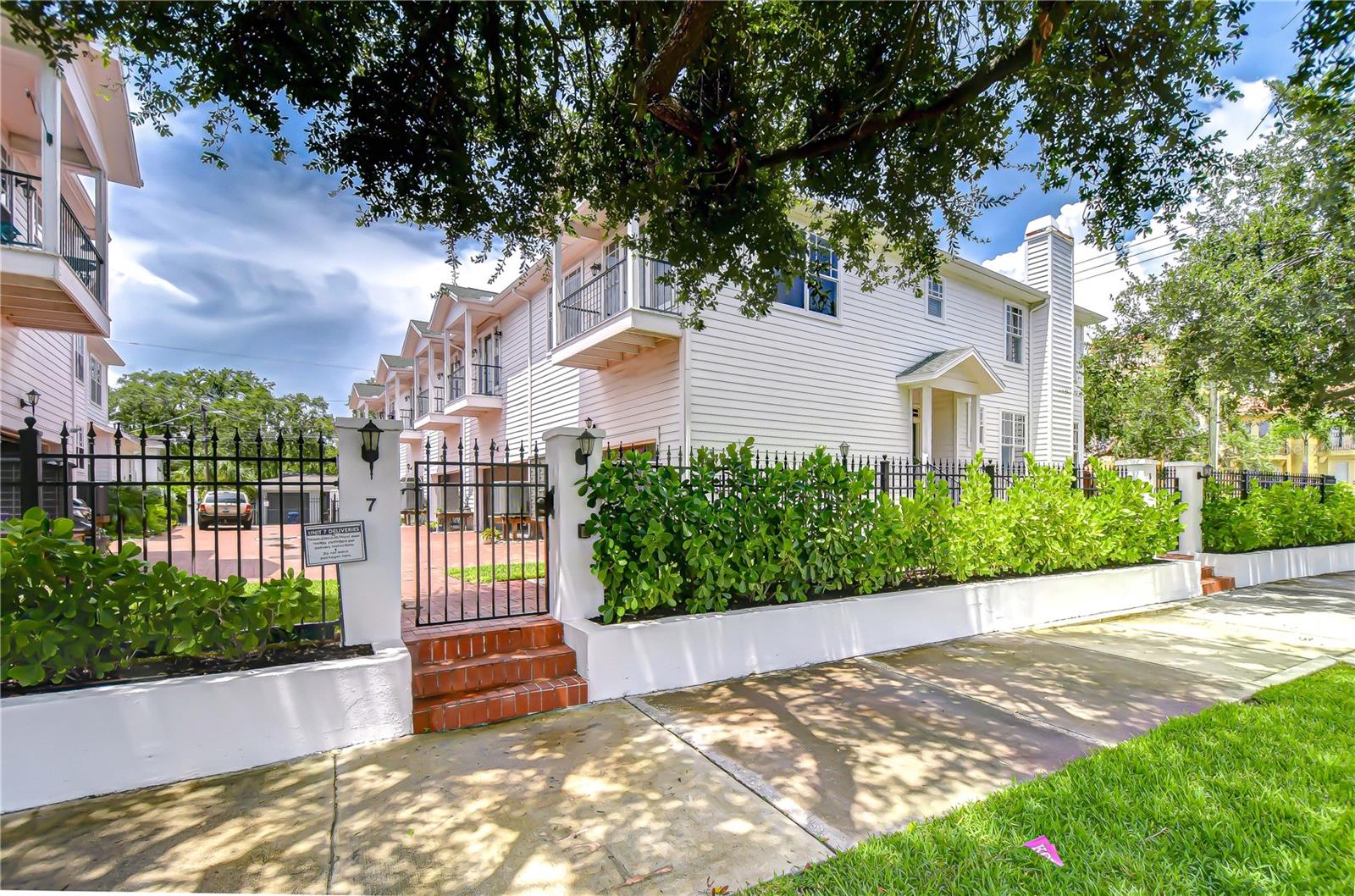Image 2 of 56 For 113 Bosphorous Avenue 5