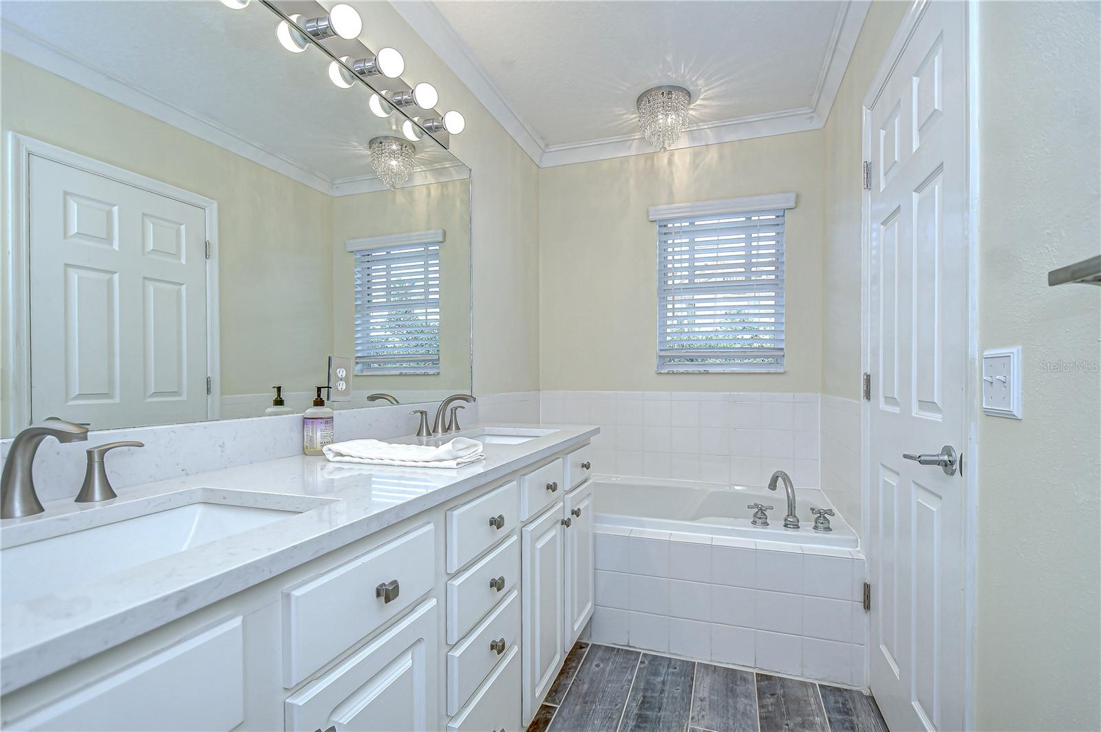Image 31 of 56 For 113 Bosphorous Avenue 5