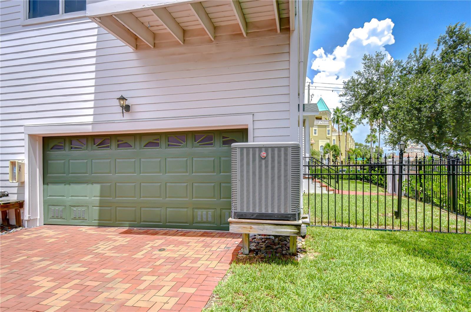 Image 47 of 56 For 113 Bosphorous Avenue 5